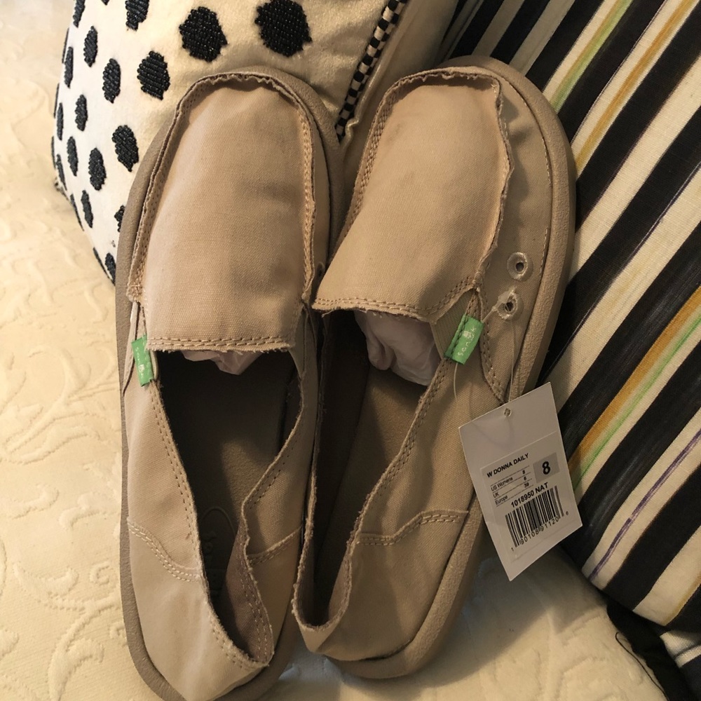 SANUK canvas shoes